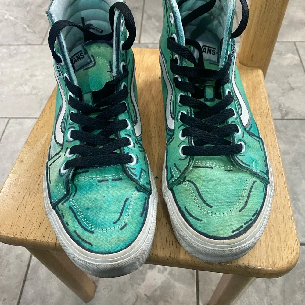 Custom Vans - Picture 5 of 6